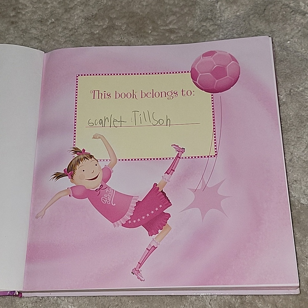 (J23) Pinkalicious story collection - Picture 3 of 4